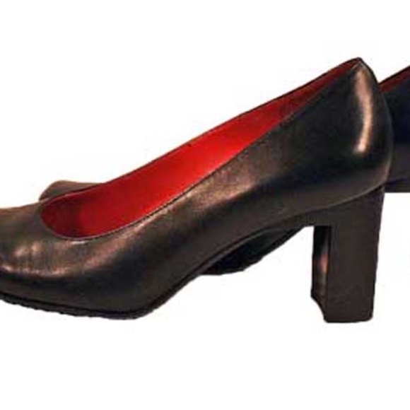PUMPS, CALF LEATHER, Sz 7B, BLACK WITH RED INTERIOR, HEEL 2 ¾ inches, SQUARE TOE - Picture 4 of 6